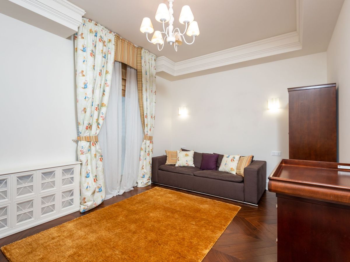 Beykoz Kanlıca'da Bahçeli 5+2 Müstakil Ev 3